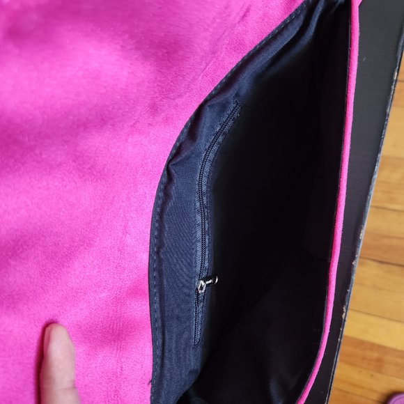 Peruvian Handmade Embroidered Faux Suede Flower Bag - Picture 5 of 7